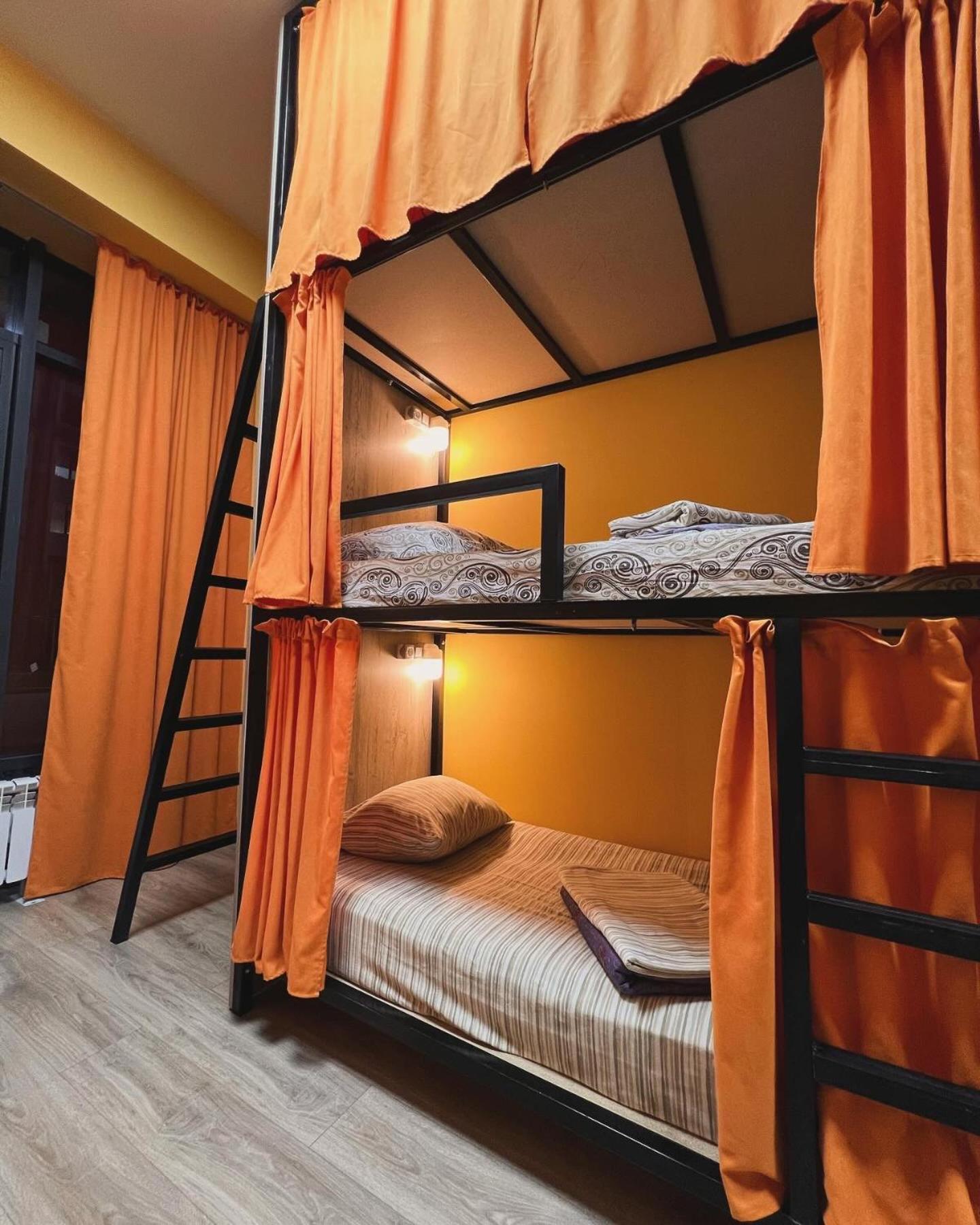 Рой Hostel Almati Kültér fotó