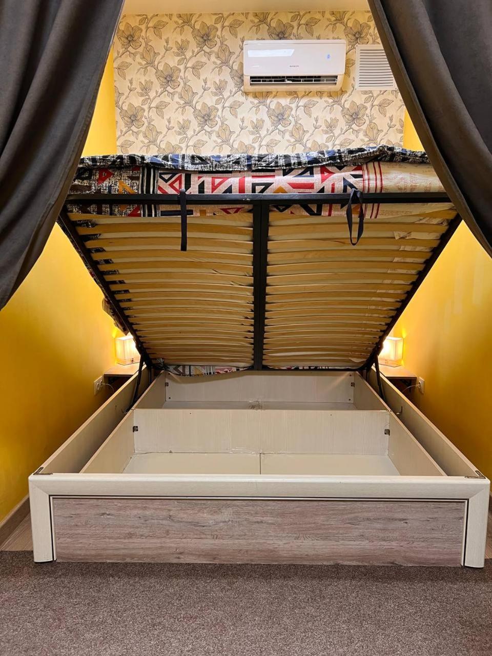 Рой Hostel Almati Kültér fotó