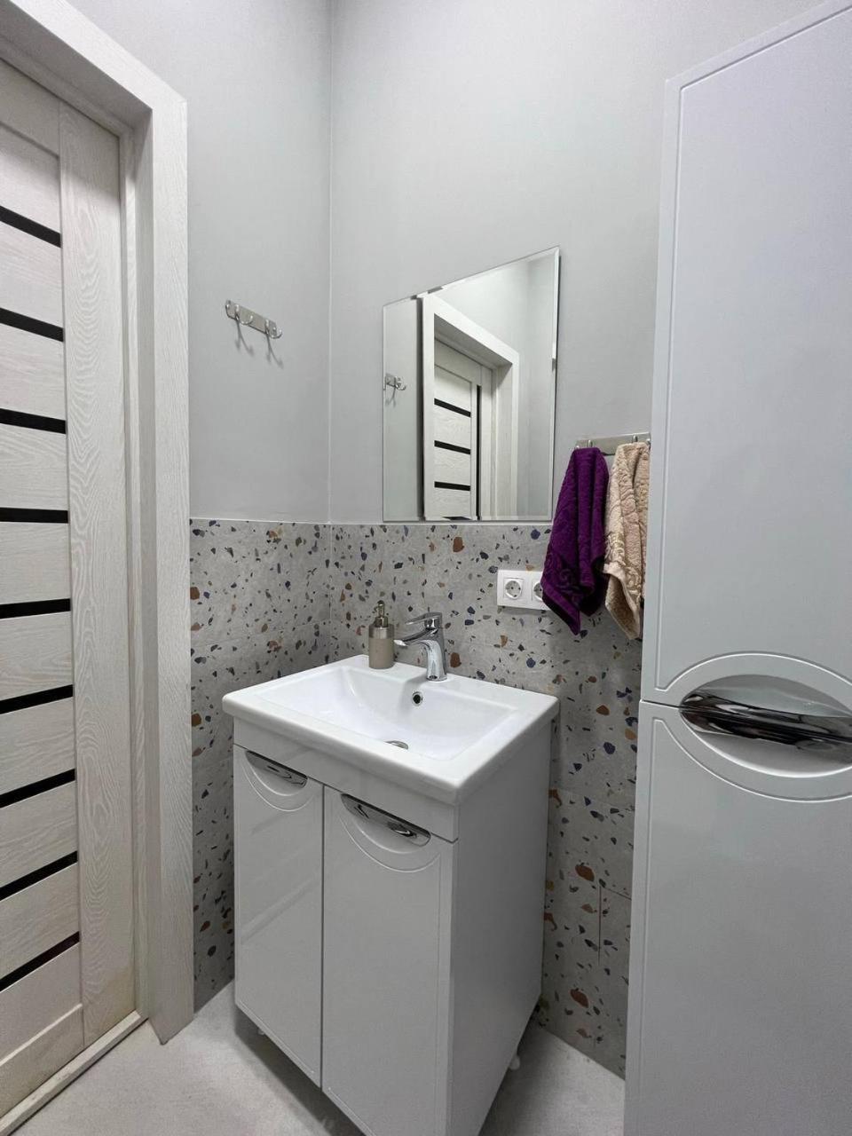 Рой Hostel Almati Kültér fotó
