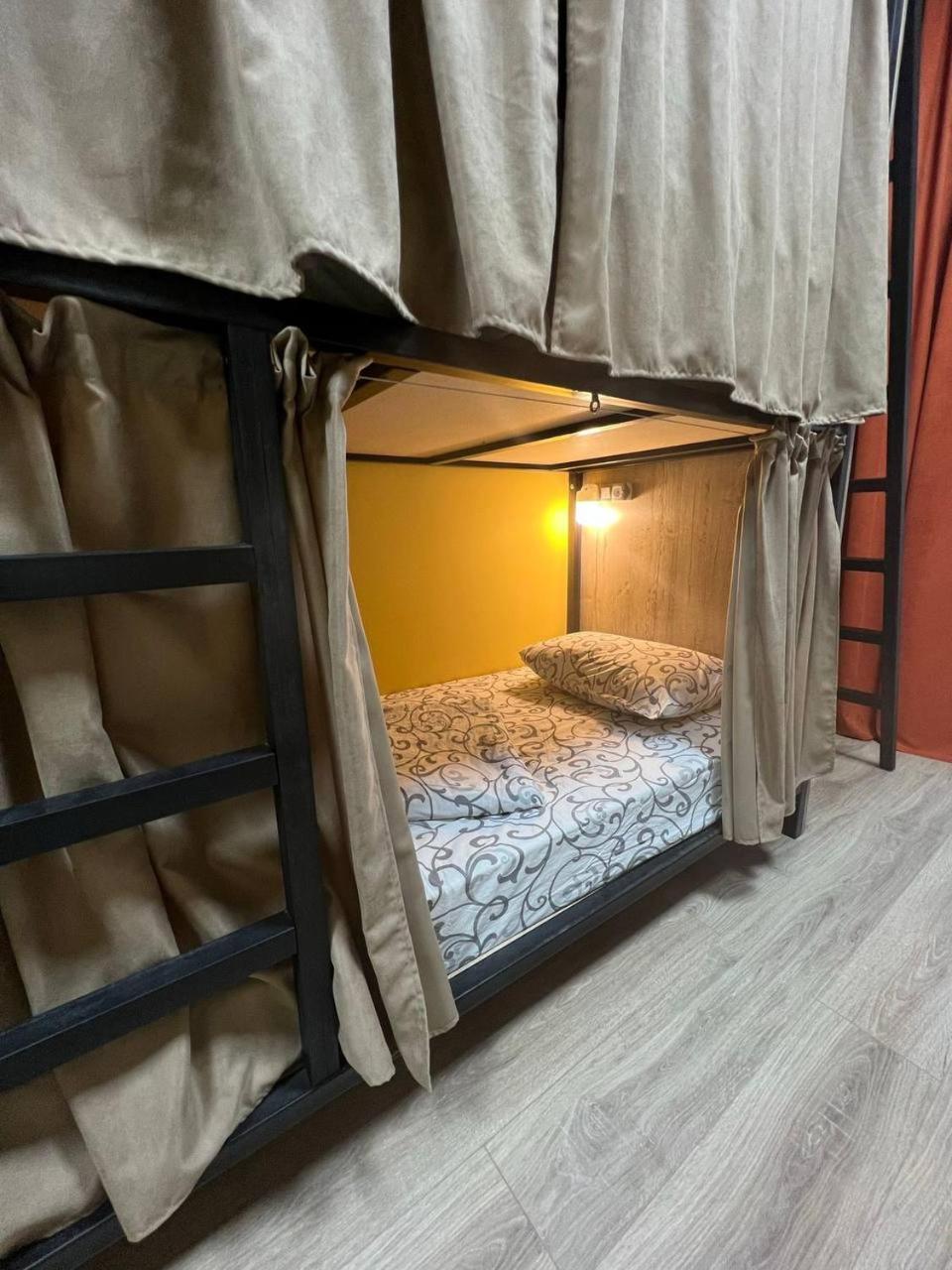 Рой Hostel Almati Kültér fotó